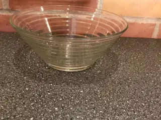 Glasskål med riller