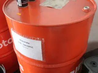 Ca. 80 liter motorolie QUARTZ 9000FUT.FGC 5W30