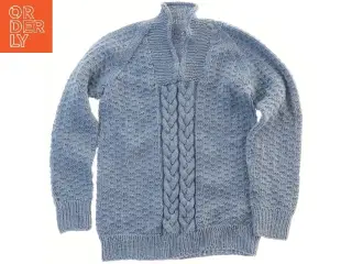 Strikket trøje med fletmønster (str.  bryst: 34 længde:50 cm)