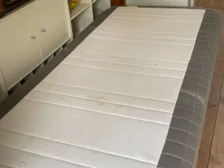 Ikea seng model skotterud 