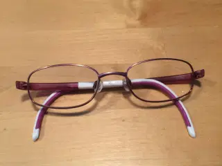 Brillestel fra Adidas til pige
