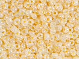 Rocaiperler, diam. 3 mm, str. 8/0, hulstr. 0,6-1,0 mm, elfenben, 25g/ 1 pk.