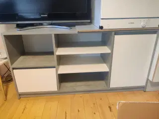 Skænk. hvid/beton