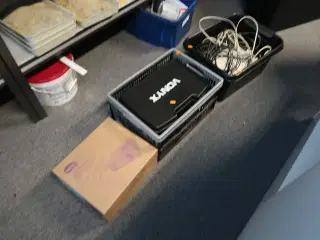 2 stk. projektor BENQ, EPSON samt mikrofonudstyr VONYX