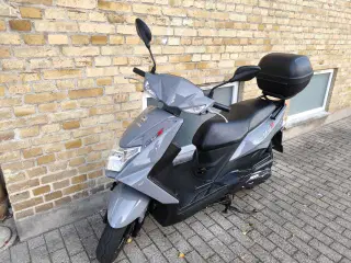 Pæn knallert skal sælges