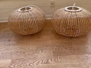 2 lamper med store glødepære