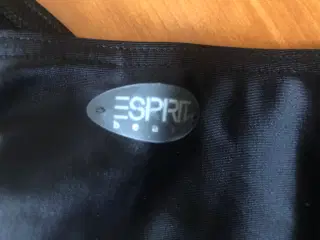 Esprite trusse i sort