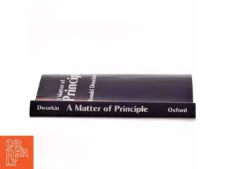 A matter of principle af Ronald Dworkin (Bog)