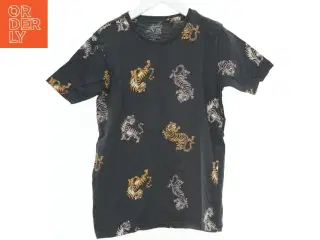 T-shirt med tigerprint fra VRS (str. 134)