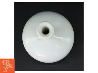 Hvid keramikvase (str. 17 cm)