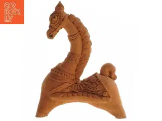 Terrakotta figur af hest (str. 12x16 cm)