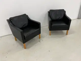 Nielaus lounge stole i sort semi anilin læder.