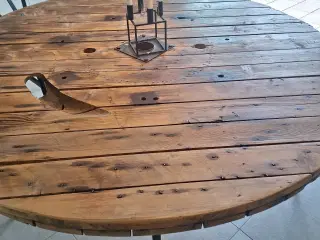 Rundt spisebord