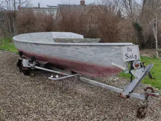 21 fod båd, Hornsyld