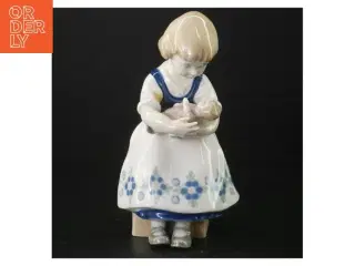 Porcelænsfigur af pige (str. 21 cm)