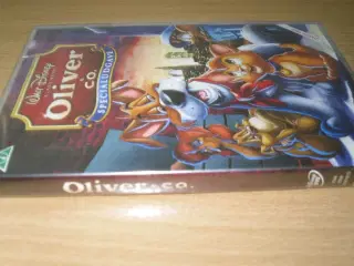 DISNEY. OLIVER OG CO. Ny i folie.