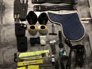 Kæmpe blandet rideudstyrs pakke sælges