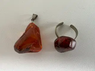 Vedhæng & Fingerring i Rav