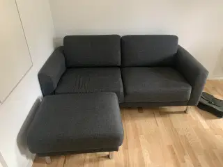 Cleveland 2 personers sofa med puf
