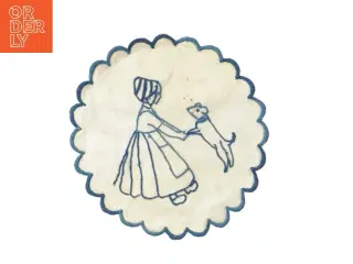 Broderet dækkeserviet (str. 19 cm)