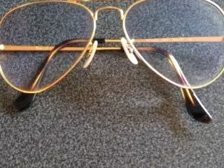Ray Ban briller med farvet glas sælges sælges 