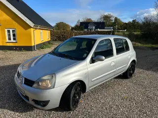Fræk Clio søger nyt hjem