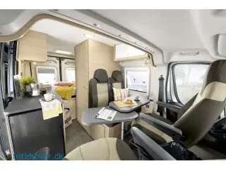 2024 - RoadCar R 600 140 Hk   Kompakt Fritidsbil Citycamper med tværstillet dobbeltseng bygget på Citroen