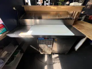 Koldjomfru m. topkøler + 2 skabe ELECTROLUX