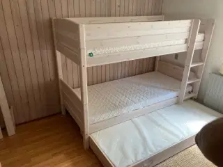 Køjeseng i hvidbejset fyr 2/3 sovepladser
