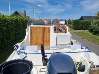 Swiss Pilotina 500 Kabinebåd