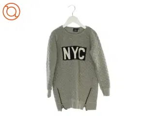 Trøje fra Sofie Schnoor (str. 140)