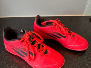 Adidas F50 indendørssko - str. 33