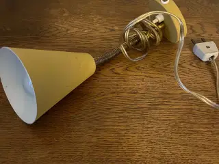 Gammel retro lampe i fin stand..   