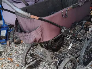 Barnevogn.  Dagpleje/vuggestue/bedsteforældre .