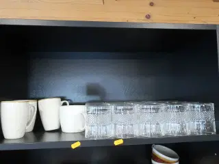 20 stk. glas samt 4 stk. kopper