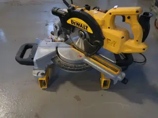 Kap-/geringssav DEWALT DWS773-QS
