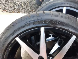 Momo alufælge med dæk