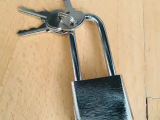 Lås med nøgler