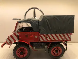 Mercedes Unimog