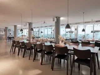 Parterre-lejemål i ikonisk domicil i Aarhus C
