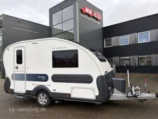 2022 - Adria Action 391 LH Flot vogn med mover og fortelt.