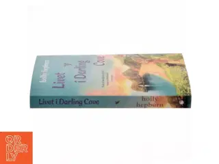 Livet i Darling Cove af Holly Hepburn (Bog)