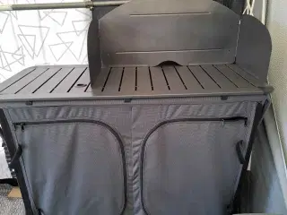 Køkkenbord med opbevaring