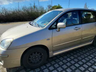 ​Suzuki Liana 1,6 GLX – Nysynet, velholdt og hunde