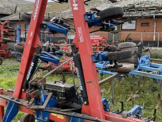 Hatzenbichler 12 rækket med sæde til styr og tallerkner til små afgrøder