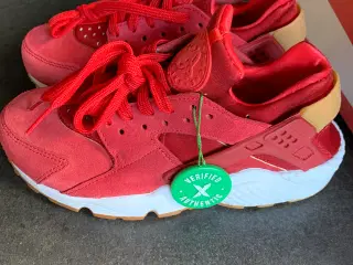 Nike Air Huarache sælges