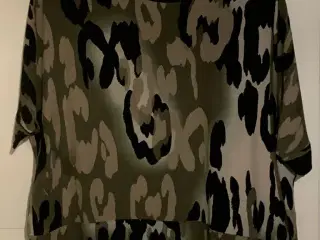 Camouflage bluse