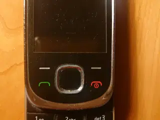 Nokia mobiltelefon med slider