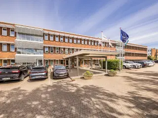 Effektive kontorlejemål med plads til ca. 65 medarbejdere i Søborgs
erhvervskvarter