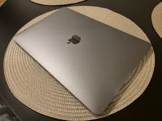 MacBook Pro M1 (2020) 8gb 500SSD